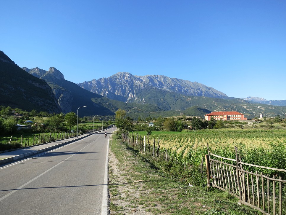 Smerujeme do údolia Valbone