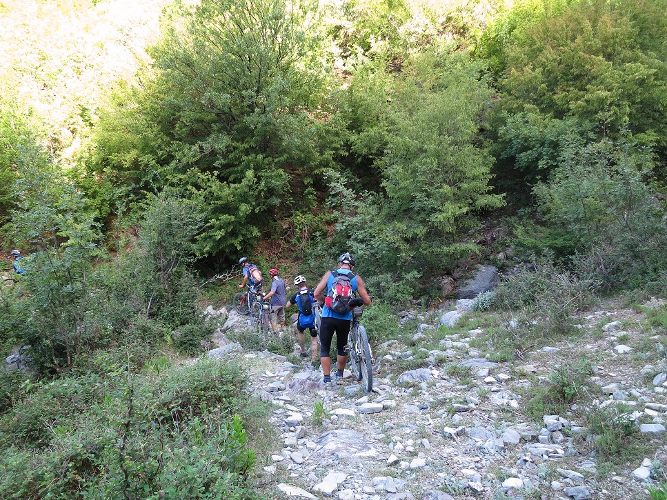 Nadol to tiež nie je ľahké.