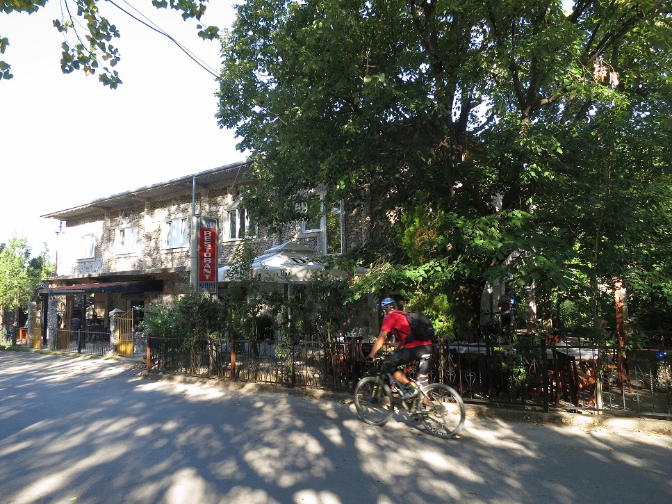 Obec Dedaj - tu sme nocovali.