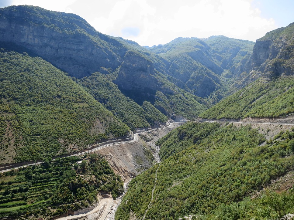 Nádherný zjazd do údolia.
