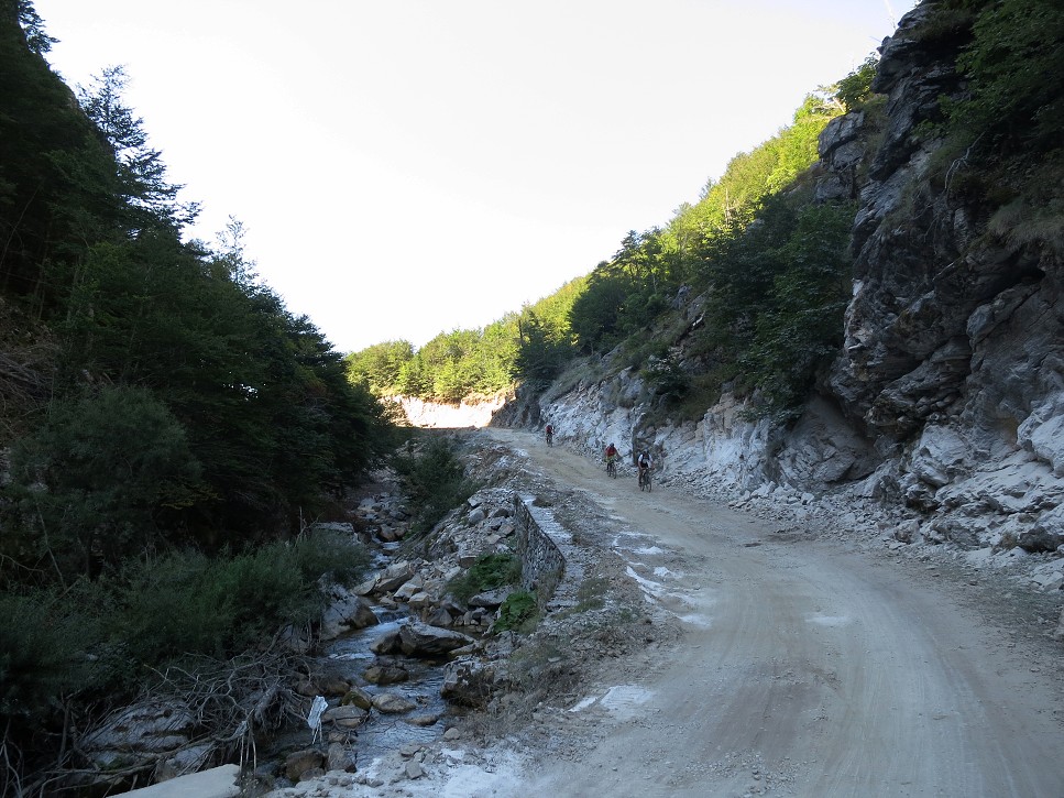 Zjazd k hranici s Čiernou Horou.