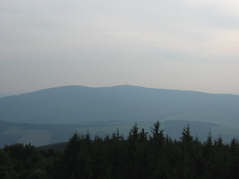 V diaľke Veľká Javorina