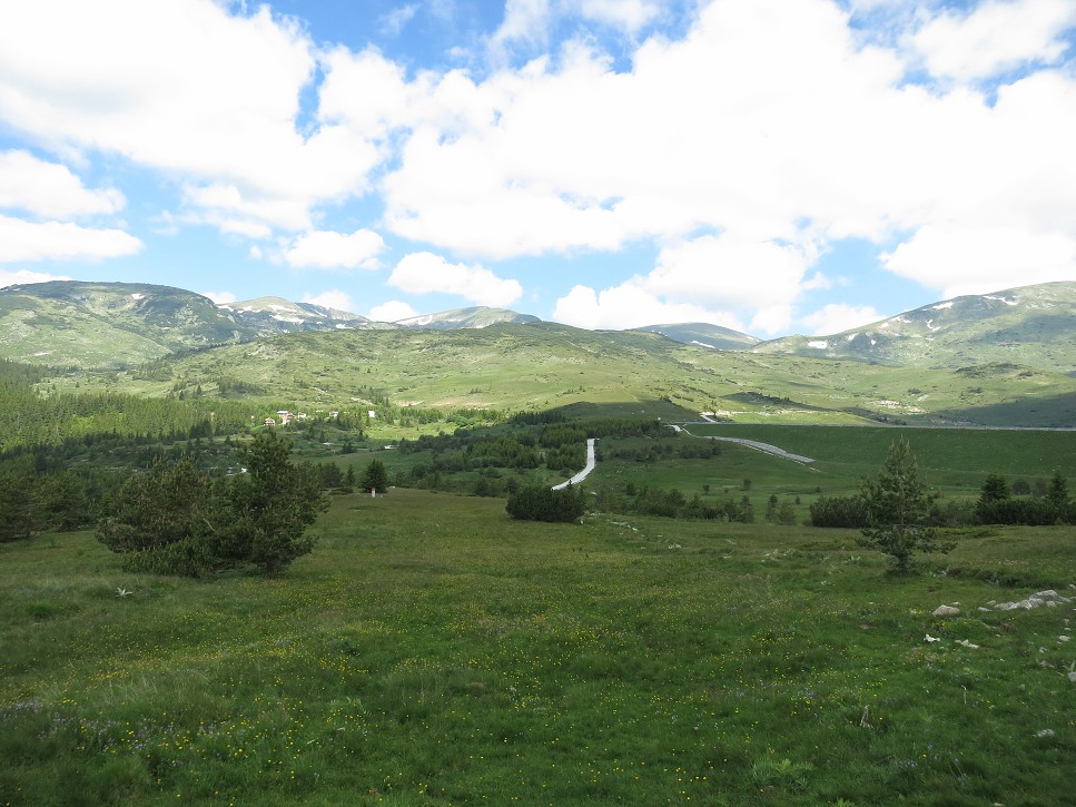 Cesta údolím od priehrady