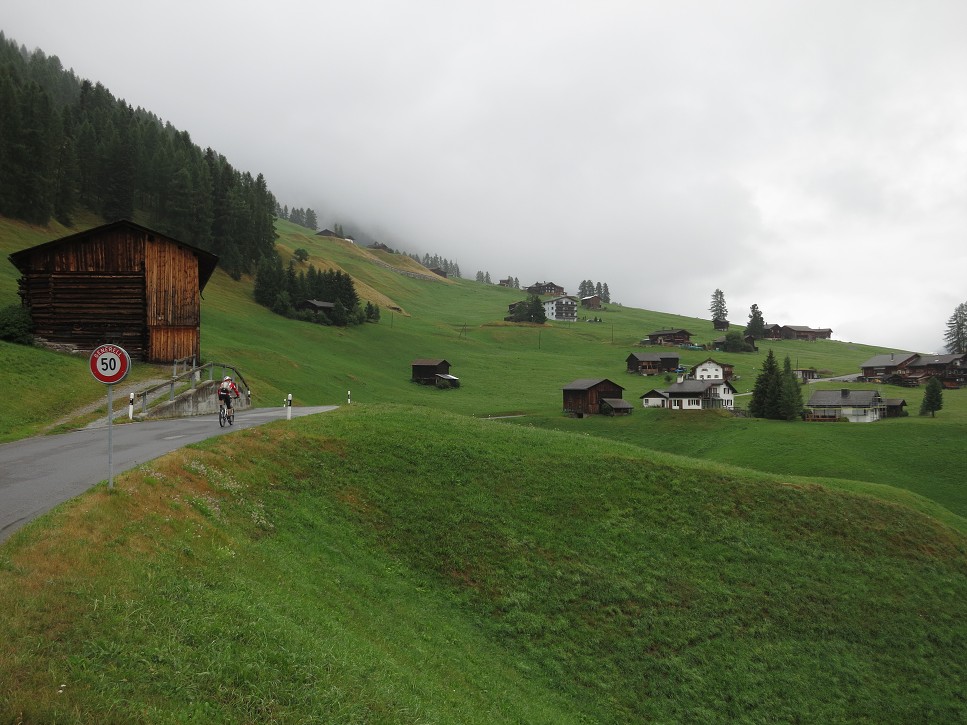 Ráno smerujeme k lanovke na Jakobshorn