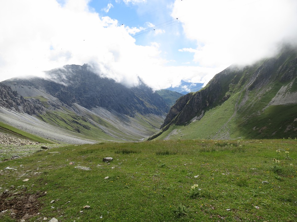 Z Weissfluhjochu do sedla Strela