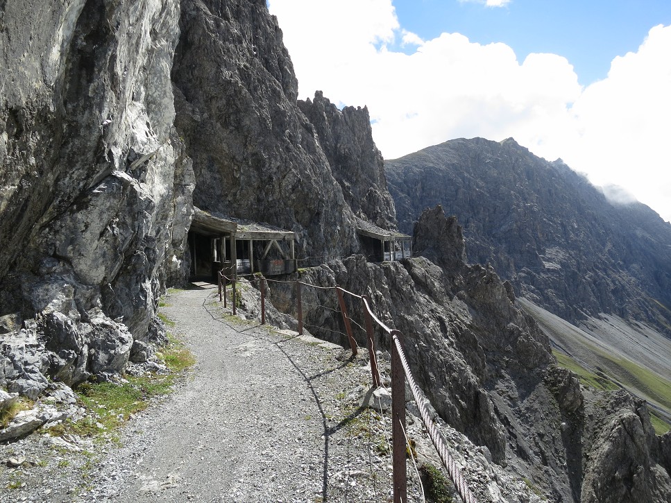 Z Weissfluhjochu do sedla Strela