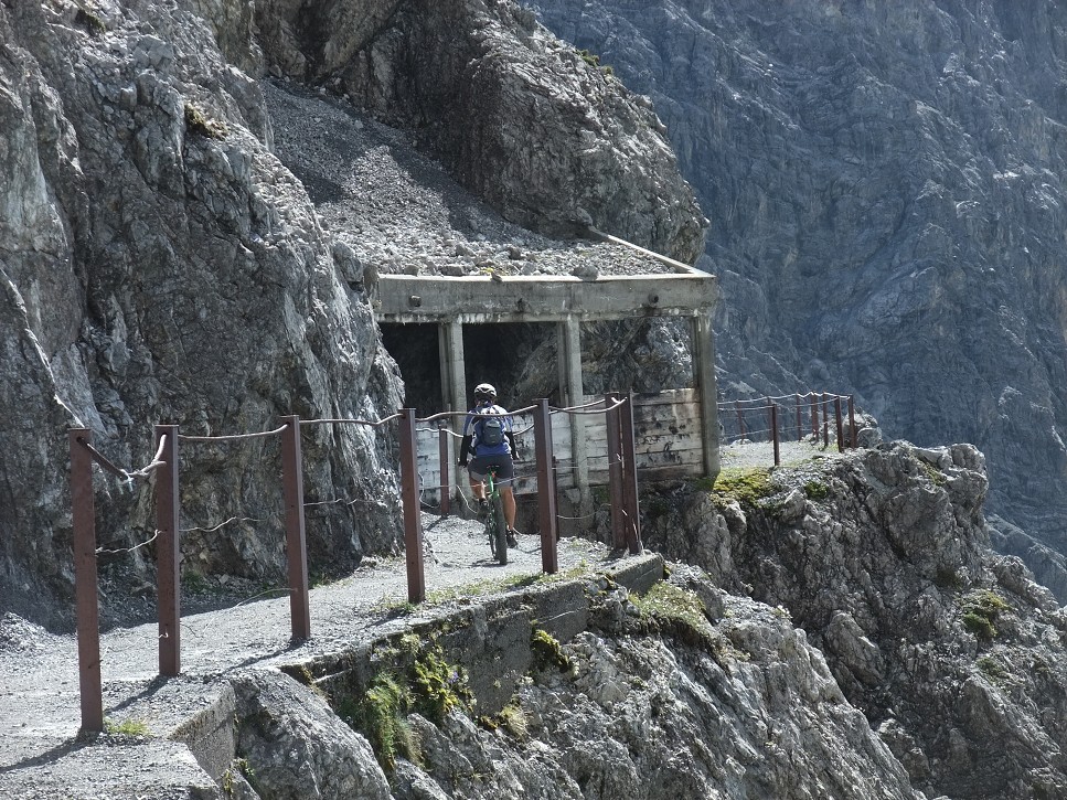 Z Weissfluhjochu do sedla Strela