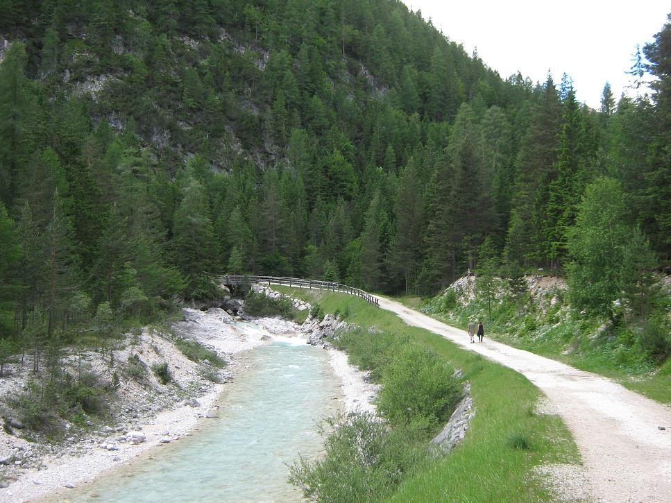 Návrat domov údolím rieky