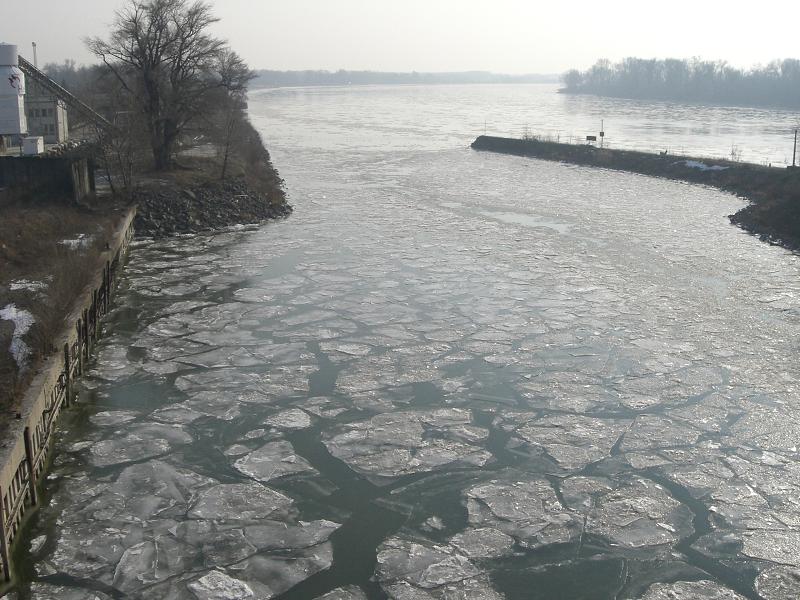 Zamrznut� Dunaj (janu�r 2006)