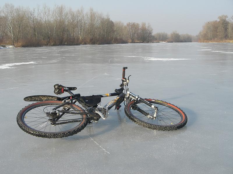 Zamrznut� Dunaj (janu�r 2006)