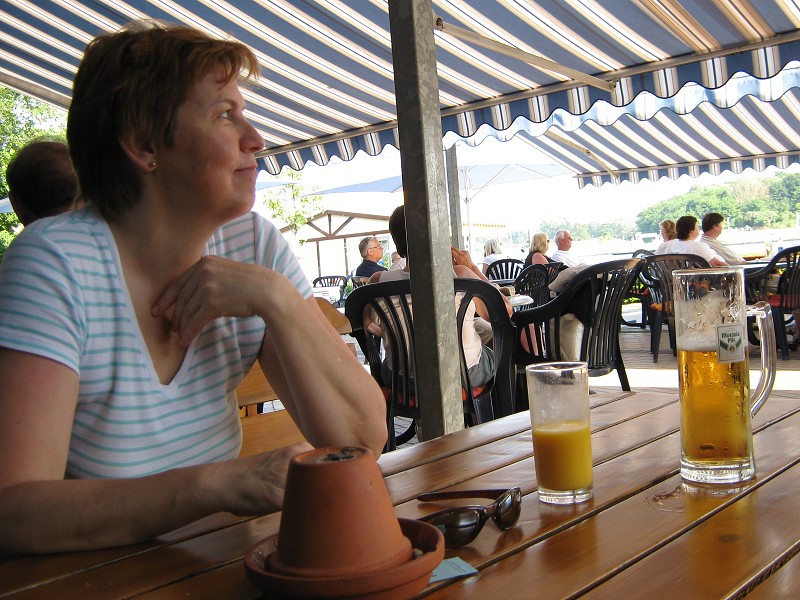 V bufete na promenáde