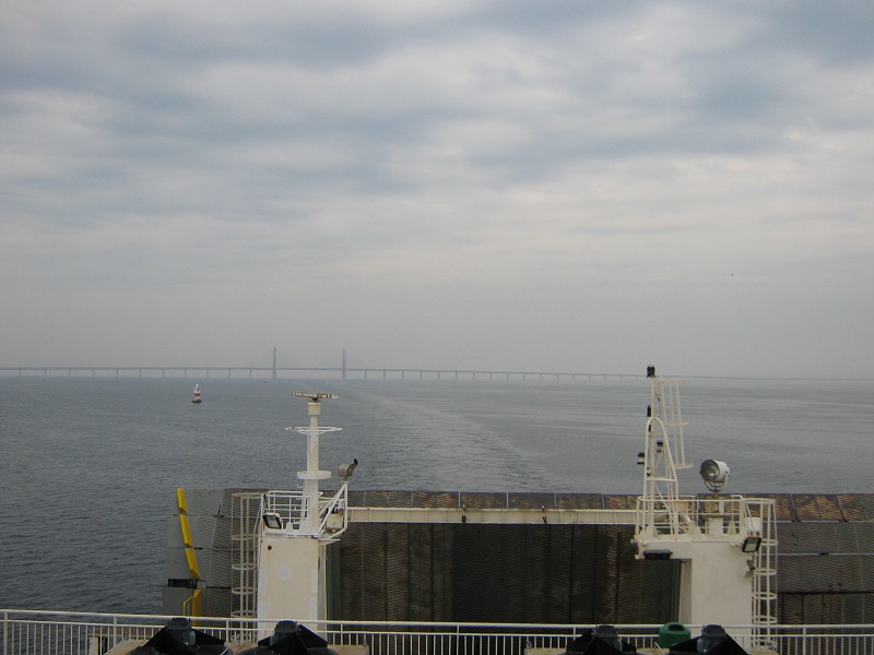 Ráno - v diaľke Oresundský most