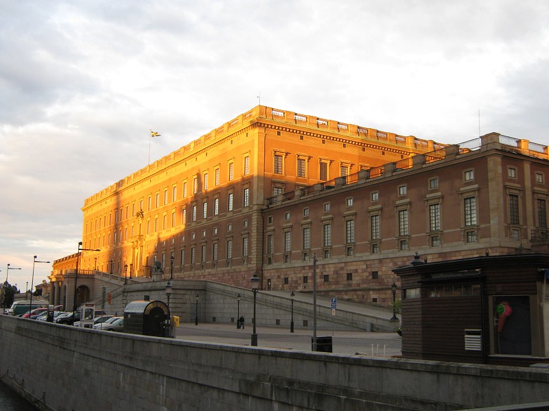 Kráľovský palác od parlamentu