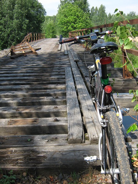 Treba prekonať dávno nepoužívaný železničný most