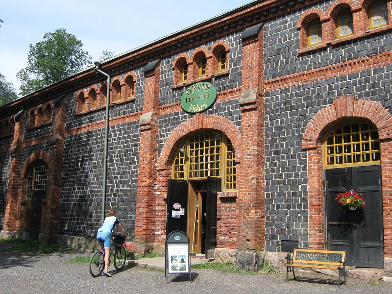 Stará fabrika premenená na galérie, kaviarne, reštaurácie.