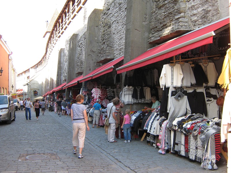 Trhovisko pod hradbami  