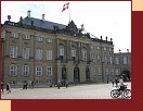 Palác Amalienborg, zimné kráľovské sídlo  