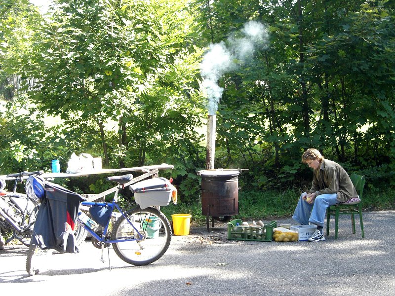 Na Bielom Kr�i sa var� gul� 