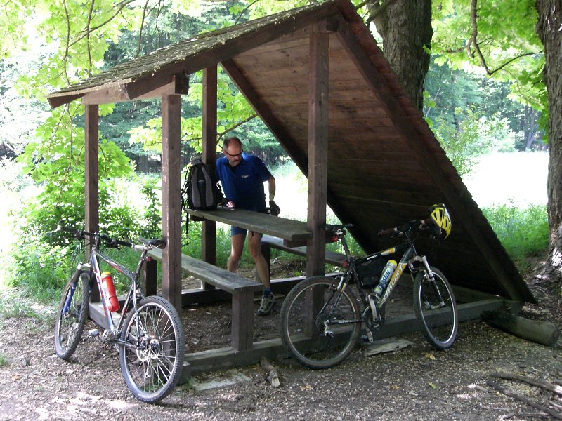 K�sok za Sklenou hutou, tu sa naobedujeme 
