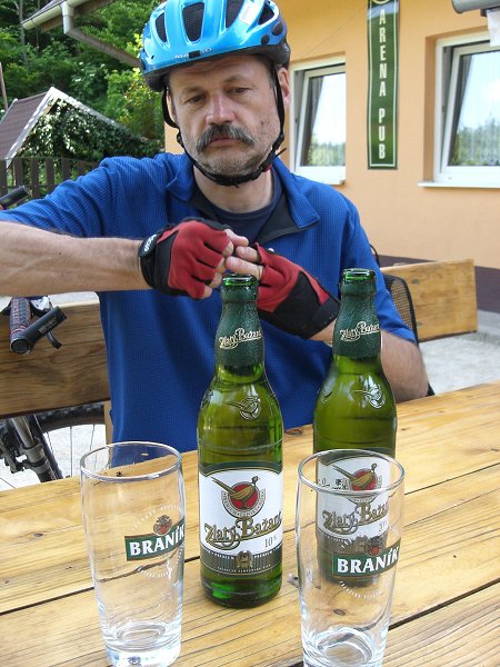 ...ale bohu�ia� len lahvo�a 