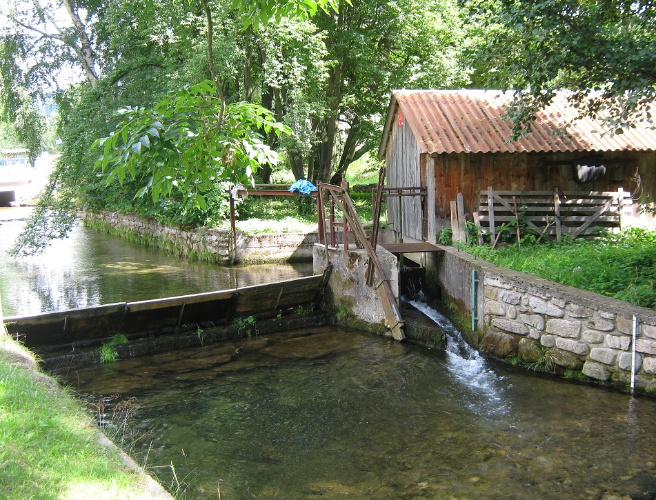 Morava kdesi nad obcou Dolní Morava