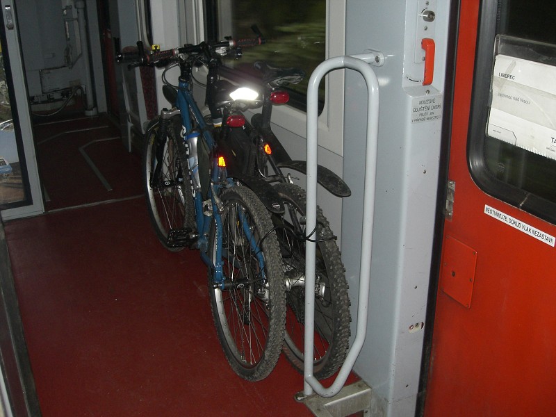 Piatok ráno - cesta vlakom do Kořenova