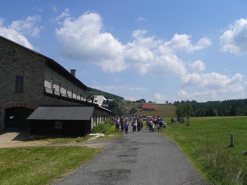 Anenská púť, ľudí ako maku