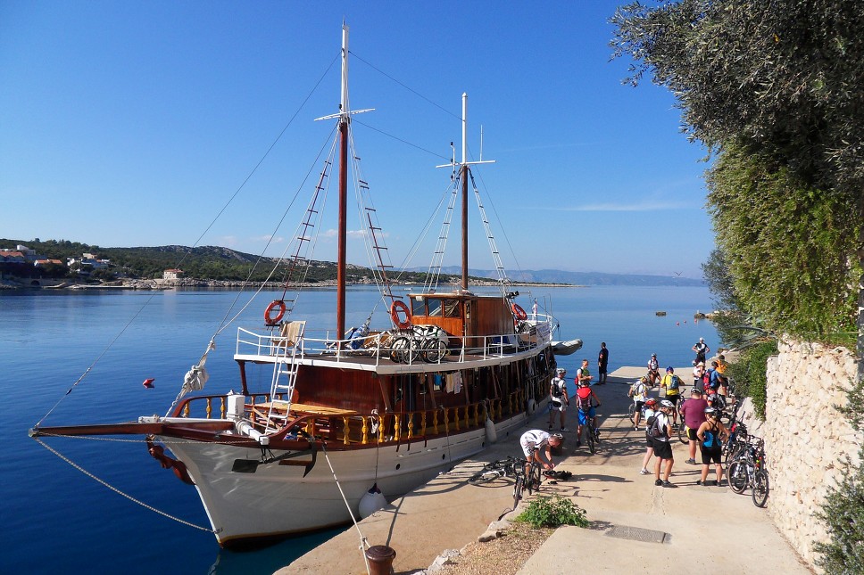 Výsadok v Pokriveniku (Hvar)