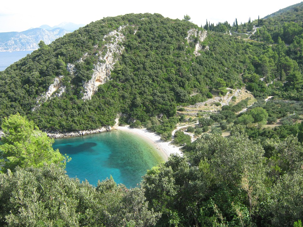 Nádherná pláž na trase do  Vela Luky (Korčula)