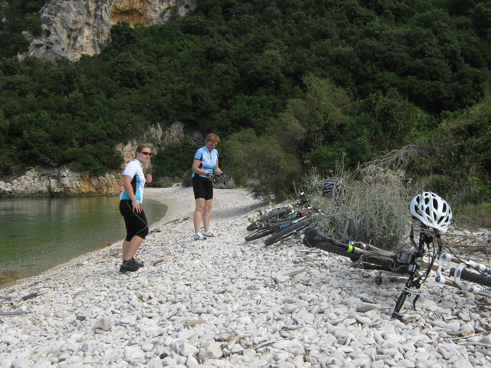 Nádherná pláž na trase do  Vela Luky (Korčula)