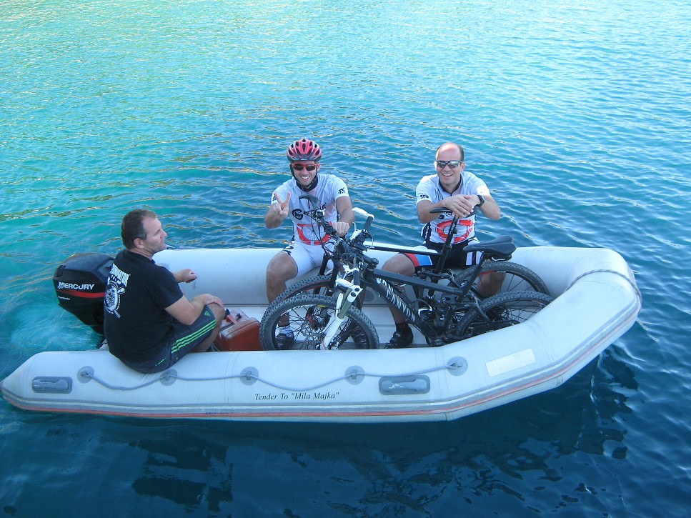 Výsadok s bikami na Pakleni Otoci