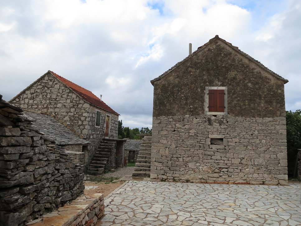 Opustená dedina Humac