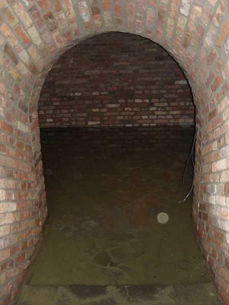 V�nny sklep pri mlyne je pln� vody 