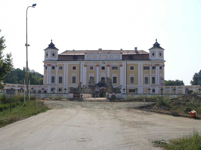 Z�mok v Milotic�ch 