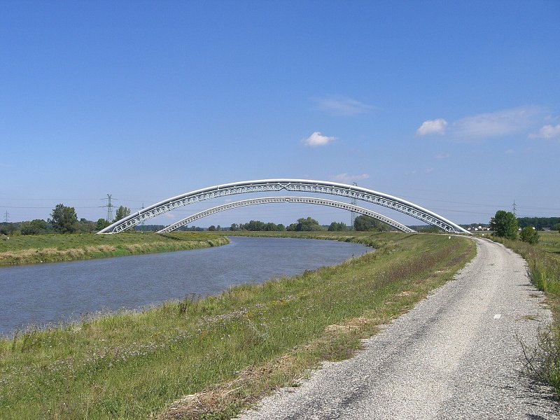 Popri Morave smer Hodon�n. 