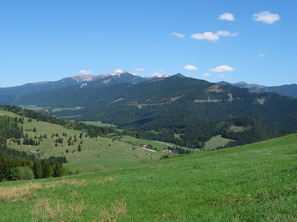 Pokračujeme smerom na Malé Borové