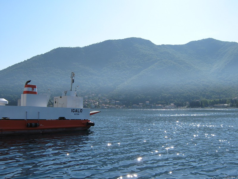 Plavba cez Boku kotorskú