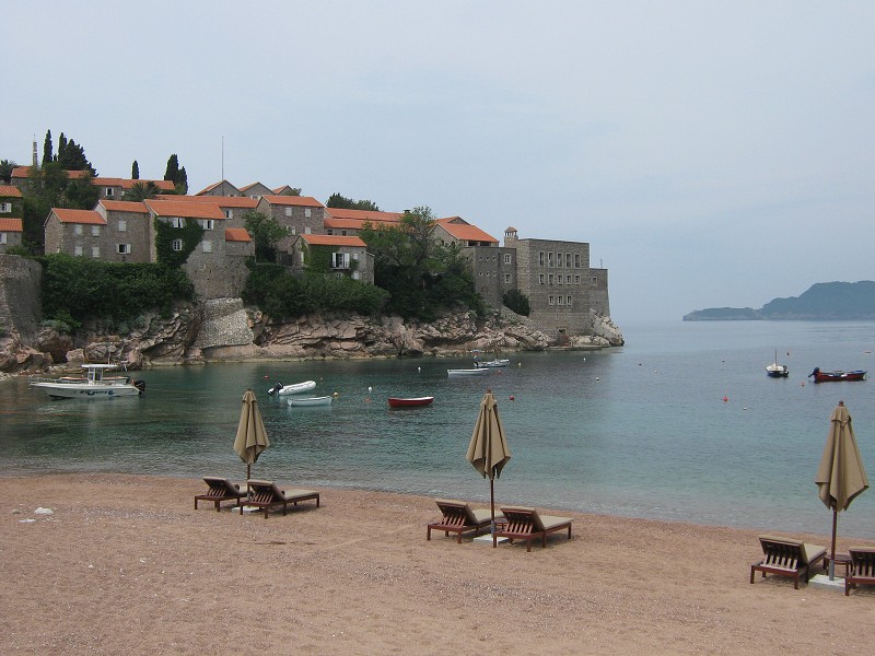 Celé je to jeden veľký hotelový komplex, vstup len pre ubytovaných hostí 