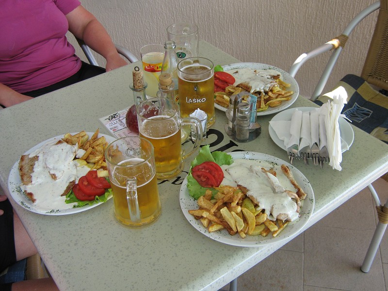 V reštaurácii v Dolnej Lastve