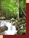 Jeden z mnohých vodopádov 