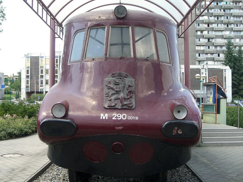 ...nesie zna�ku Tatra 