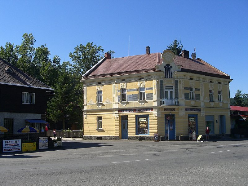 V Karlovic�ch na n�mest� 