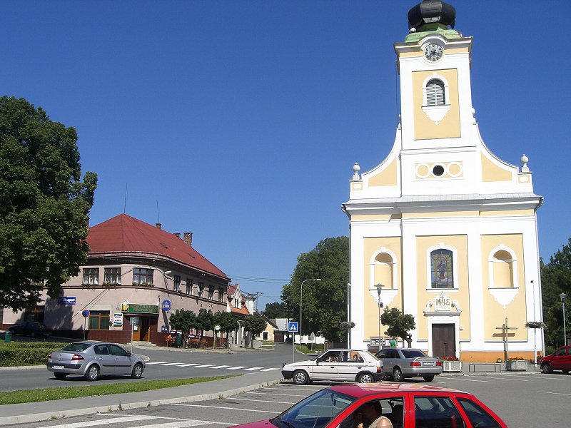 Kostel�k v Slu�oviciach 