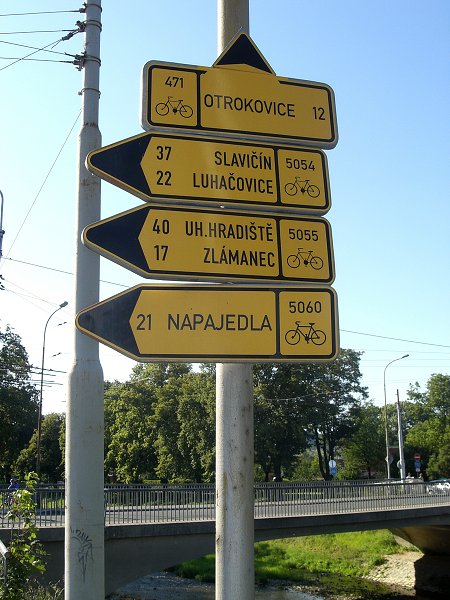 Do Otrokov�c to m�m e�te 12km 