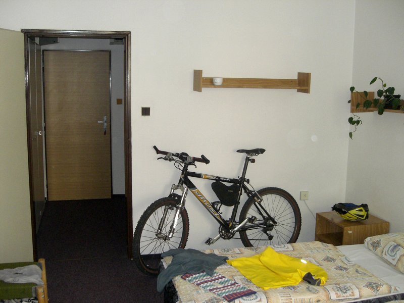 U� na izbe, za sebou m�m 180km a 11:30 hod. v sedle 