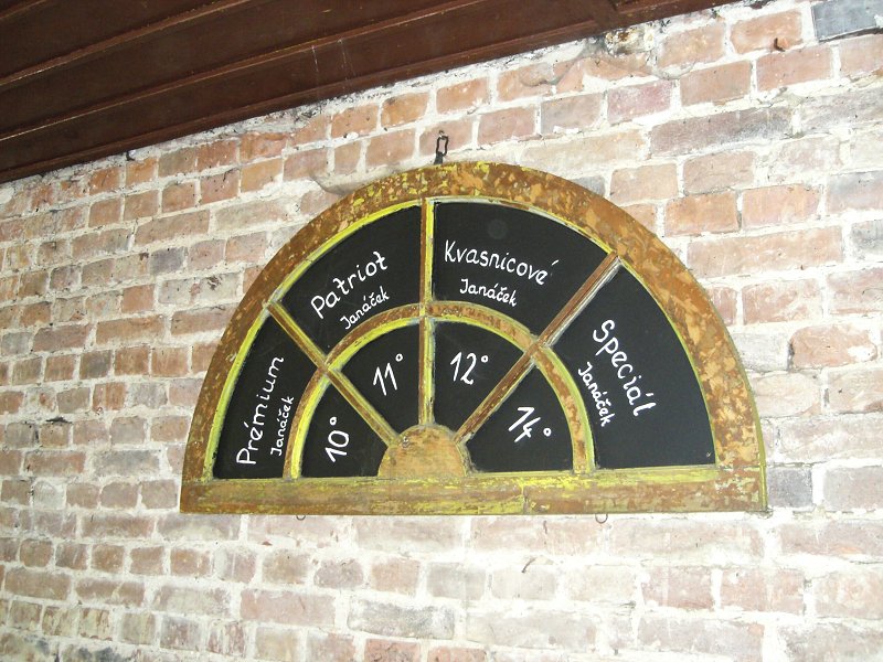 V hospode v Uherskom Hradi�ti to�ia Jan��ka 