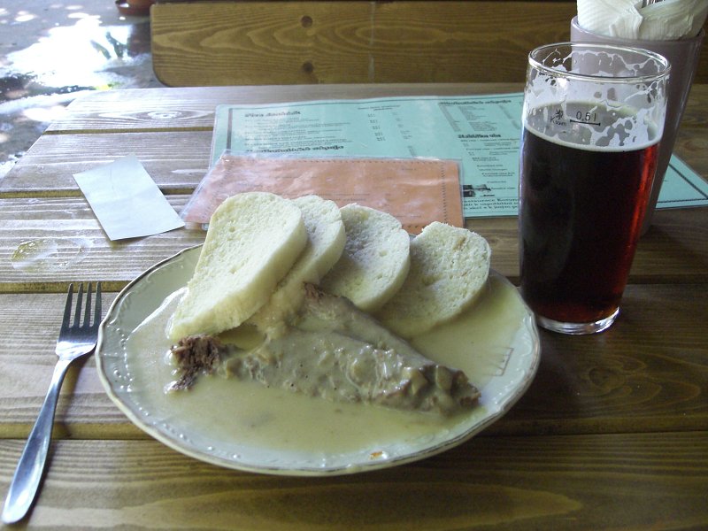 K tmav�mu Jan��kovi patr� aj slu�n� obed 