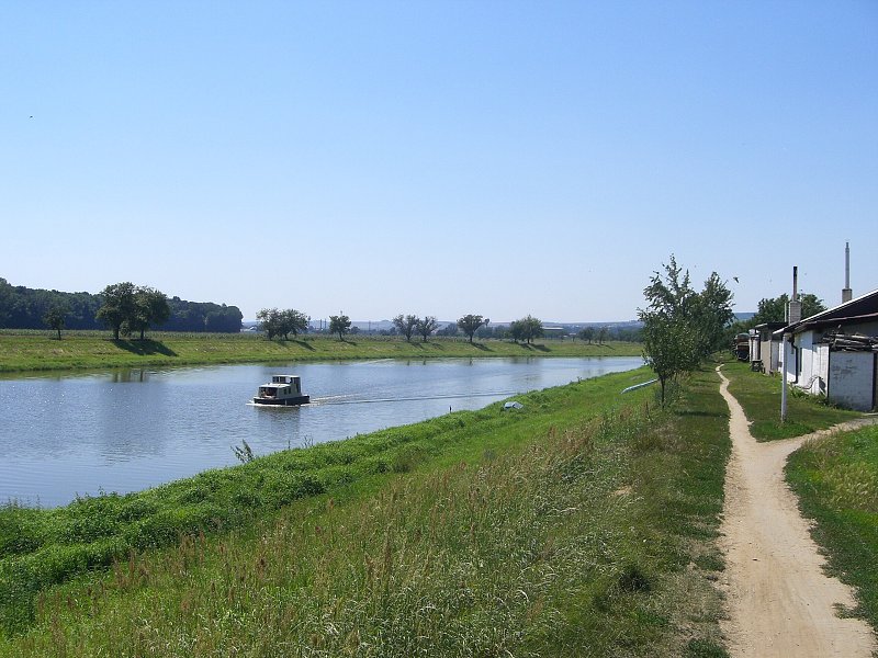 Cesta sa zmenila na �zky chodn�k 