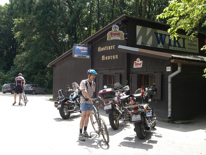 Bufet v sedle Havran