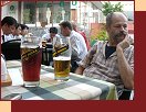 Záverečné pivo na pešej zóne 
